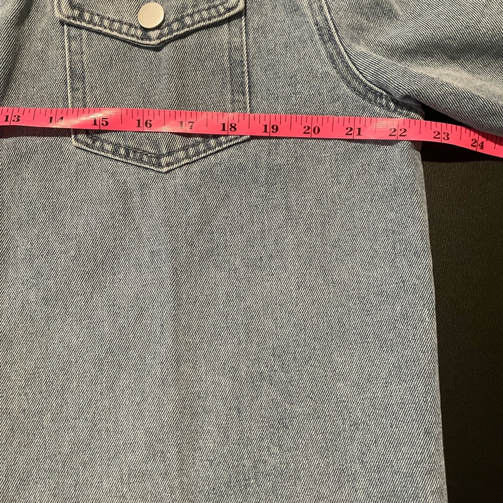 Stylish Blue Denim Jacket with Frayed Hem SZ S - Picture 5 of 8